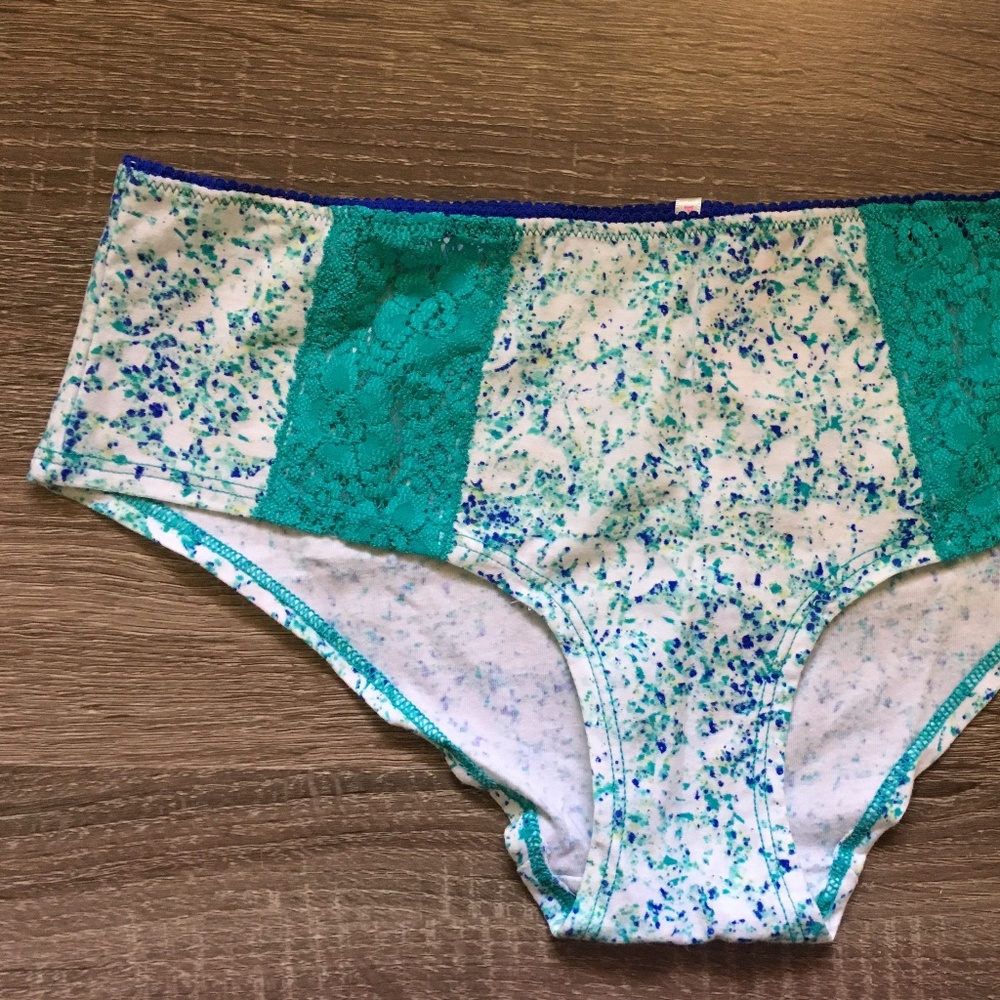 PINK VS Extra Low Rise Cheekster Panties NWT
